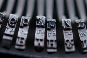 vintage-typewriter-keys