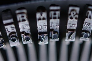 vintage-typewriter-keys